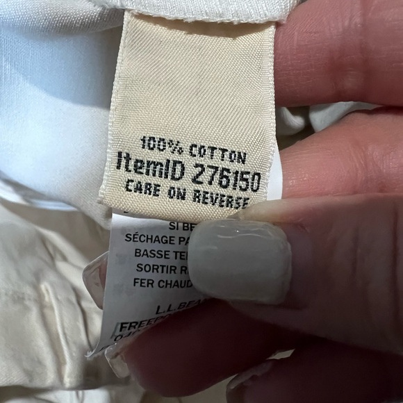 L.L. Bean Women's Light Beige  Bermuda Shorts women’s 24W - Picture 7 of 7
